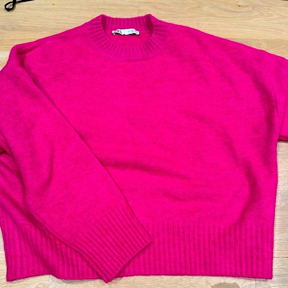Zara Pink Sweater - Picture 1 of 3